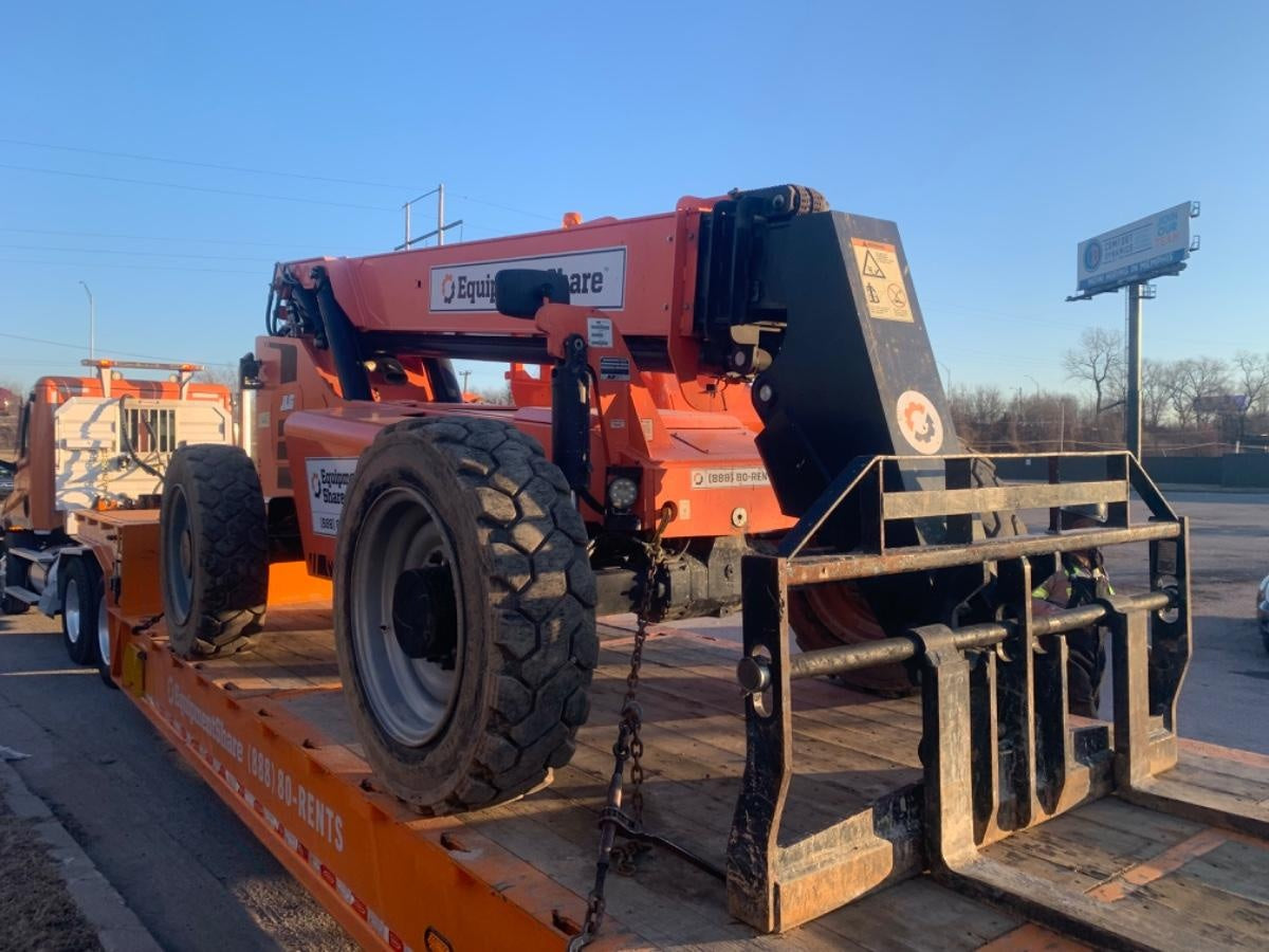 2020 Skytrak 8042 74 Hp, FF Tires, Work Lights, Beacon, Aux Hydraulics, Back up Alarm, Lifting Eye, ES Decals
