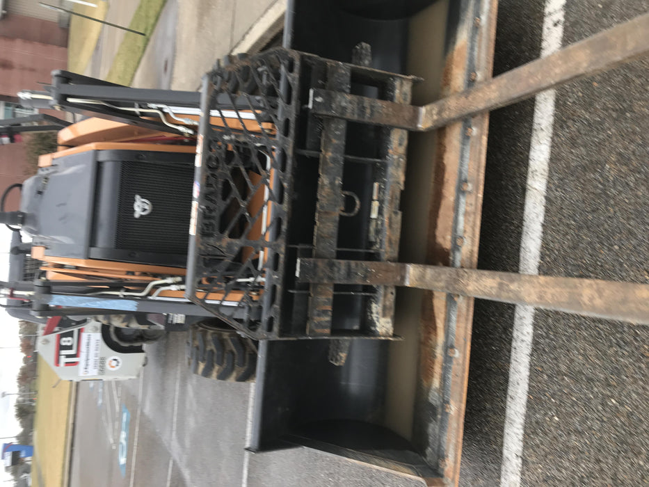 2019 Case 570N EP Canopy, 4WD, GP Front Bucket, Dual Tilt Cylinder, 84" Box Blade w/ Scarifier, Wheel Weights, Beacon