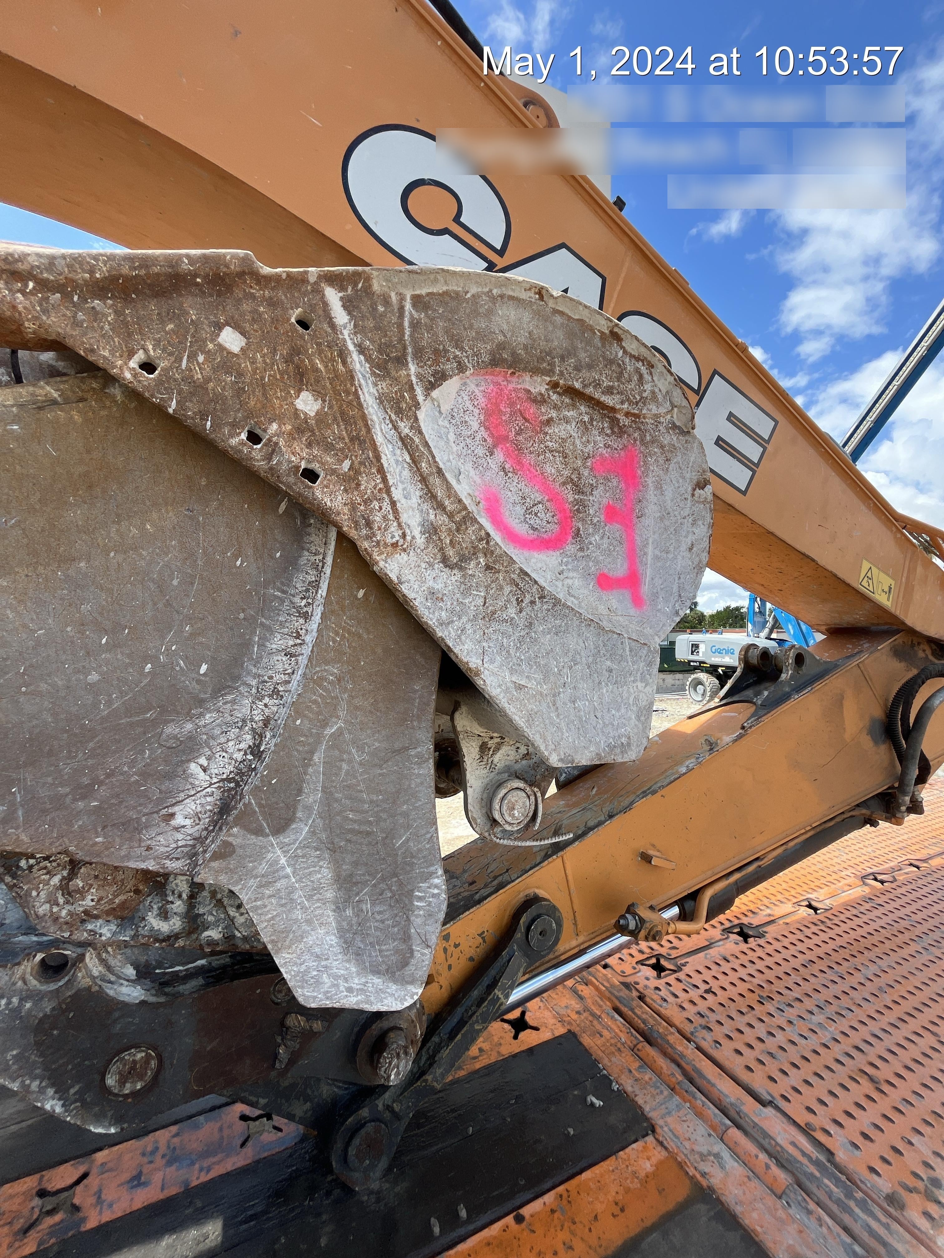2015 CASE 42" Bucket - Case