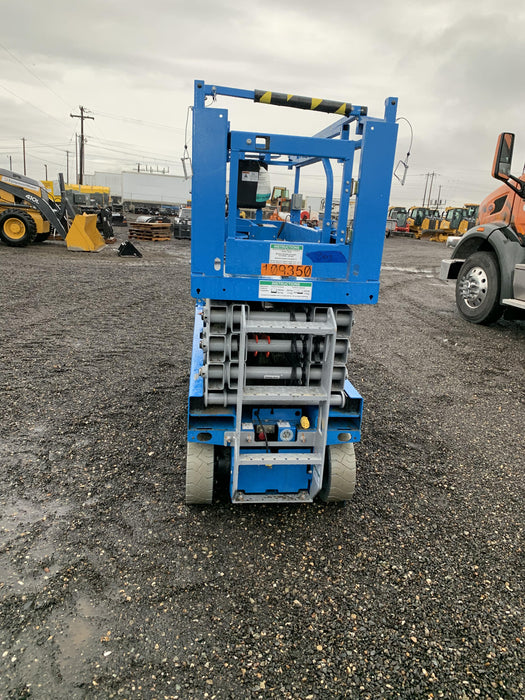 2020 Genie GS-2632 Solid NM Tires, Folding Rails with Half-Height Swing Gate, Beacon, 800W Invertor