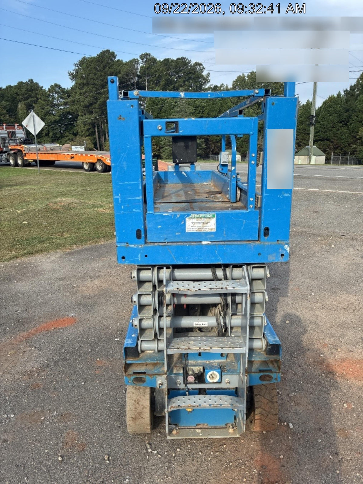 2019 Genie GS-2632 Folding rails with half height swing gate
