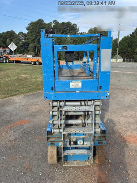 2019 Genie GS-2632 Folding rails with half height swing gate