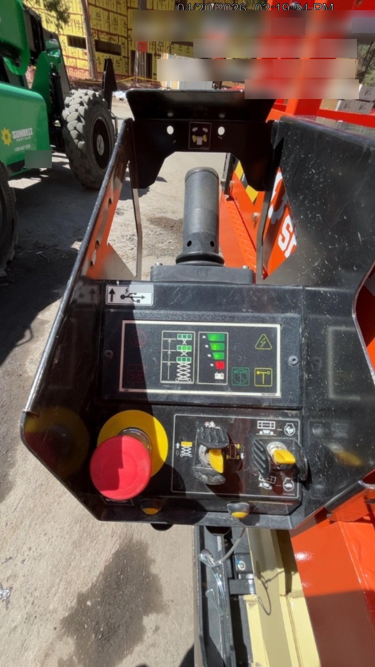 2025 JLG ES3246