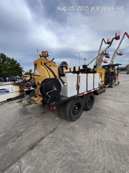 2022 Vac-Tron LP573XDT T4 Koehler Diesel Engine, 500 Gallon Debris Tank, x2 100 Gallon Water Tanks