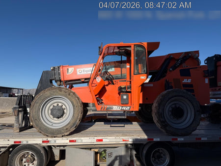2020 Skytrak 8042 74 Hp, Cab-Heat ONLY, FF Tires, Work Lights, Beacon, Aux Hydraulics, Back up Alarm, Lifting Eye, ES Decals