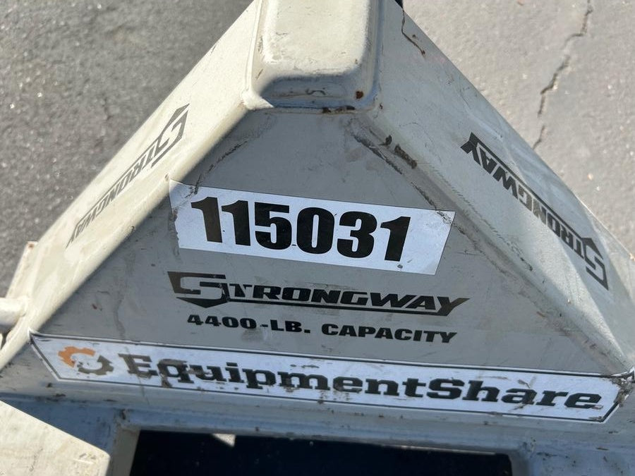 2019 STRONGWAY 4400 lb Pallet Jack