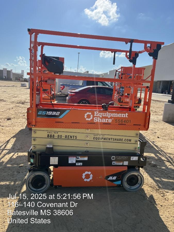 2025 JLG ES1932