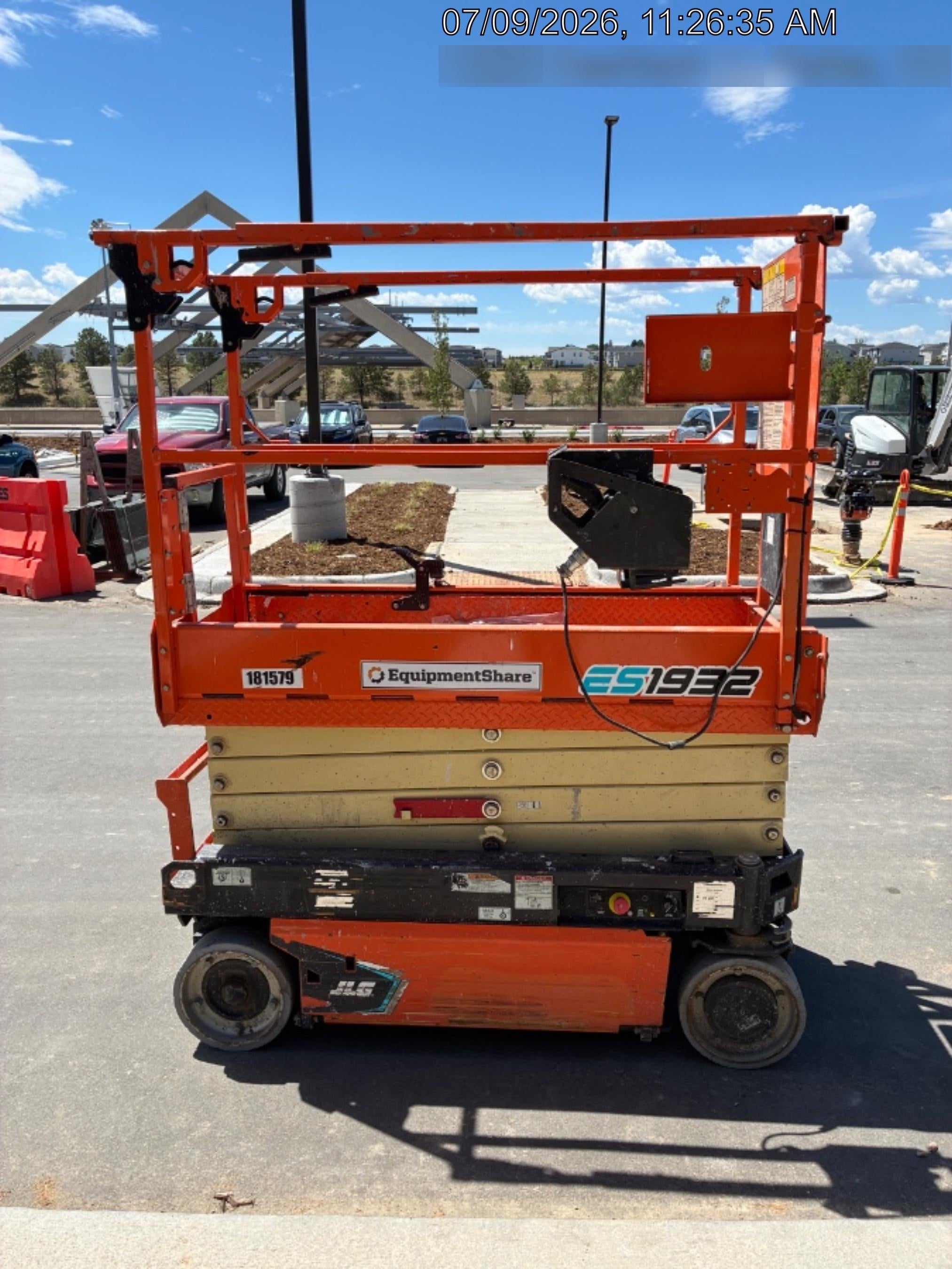 2021 JLG ES1932