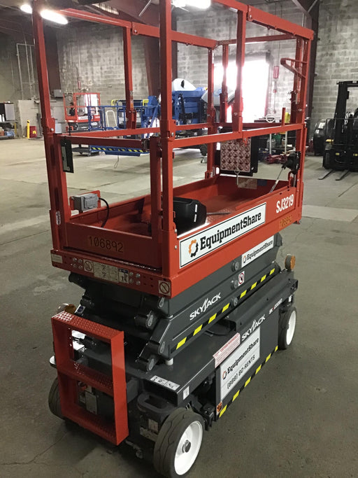 2020 Skyjack SJIII-3219 Solid NM Tires, Half height spring hinged entry gate, Dual Beacons, 800W Inverter