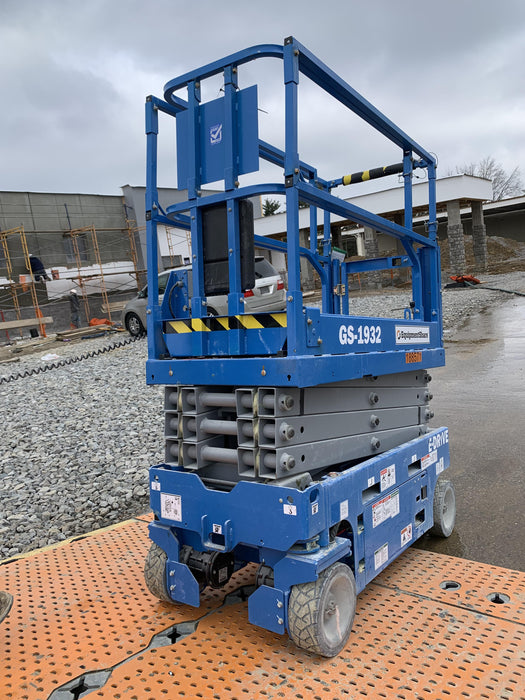 2021 GENIE GS-1932