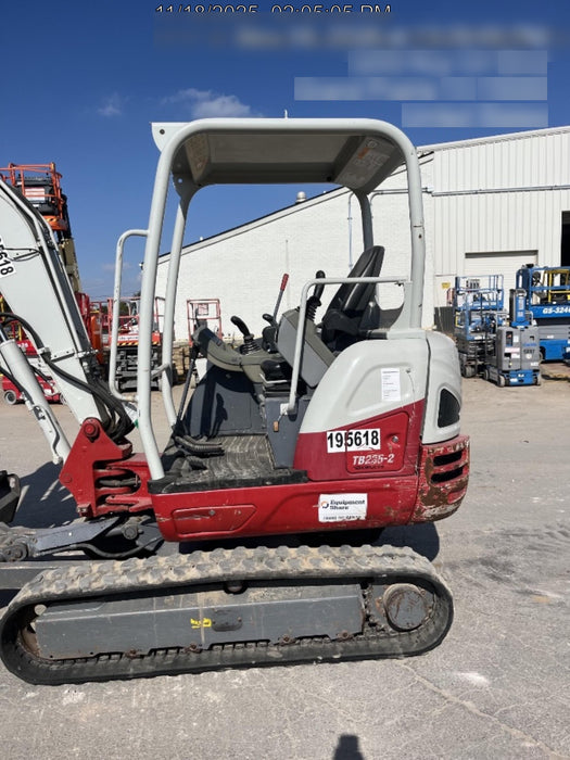 2021 TAKEUCHI TB235-2R