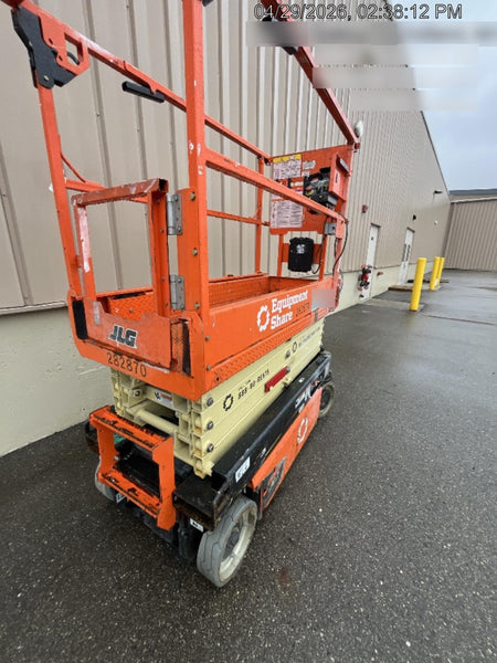 2022 JLG ES1932