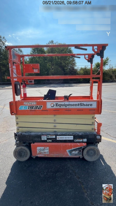 2022 JLG ES1932