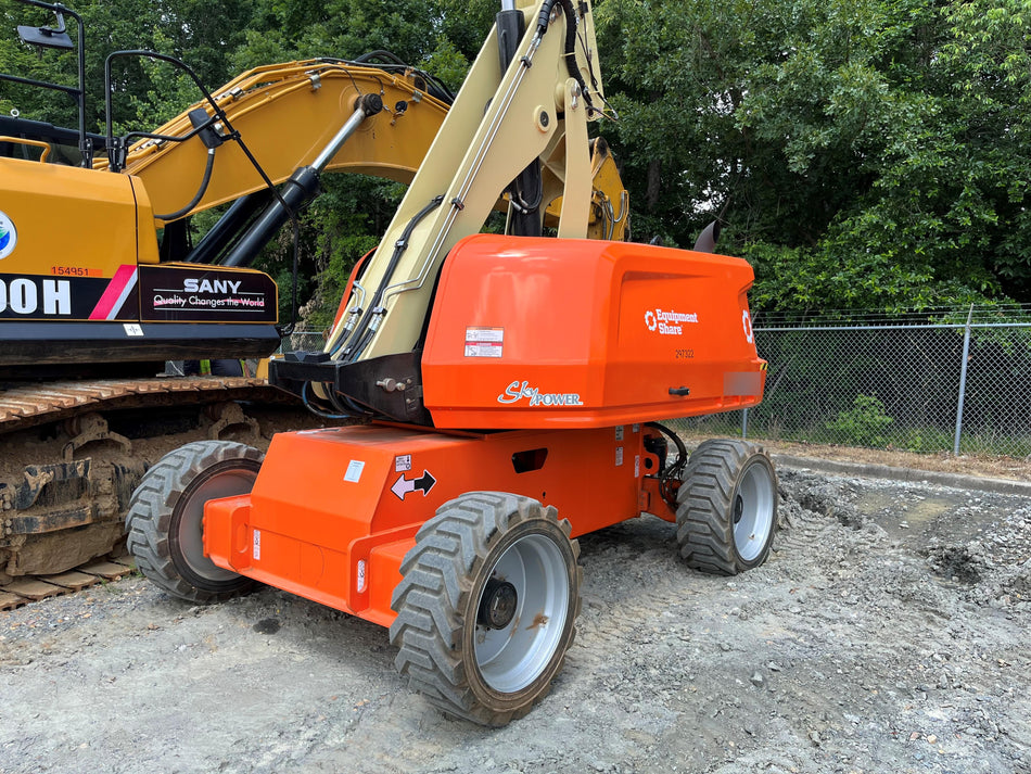 2023 JLG 660SJ