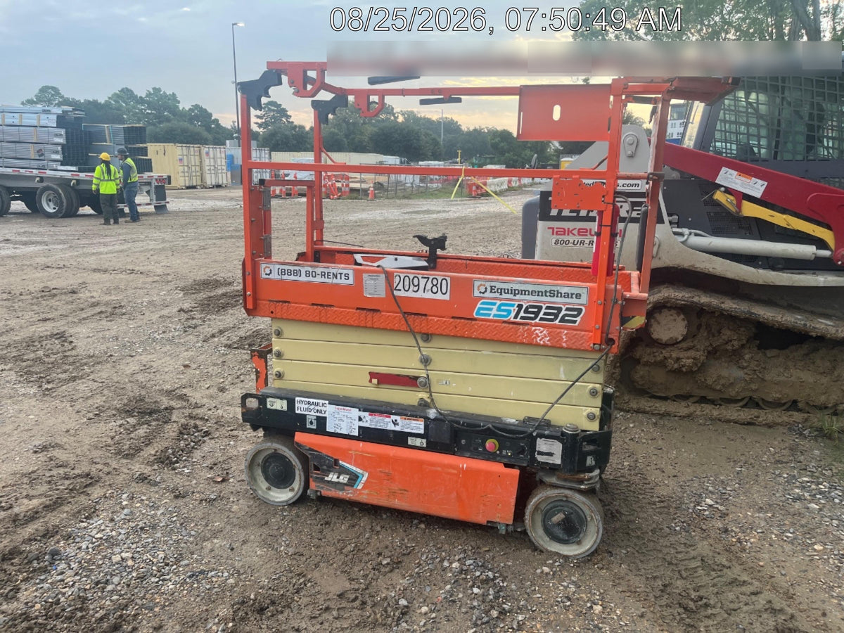 2022 JLG ES1932