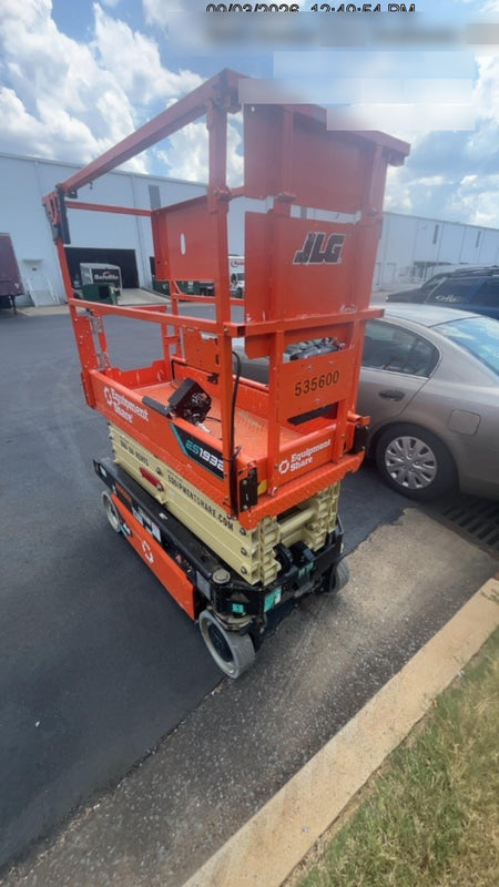 2025 JLG ES1932