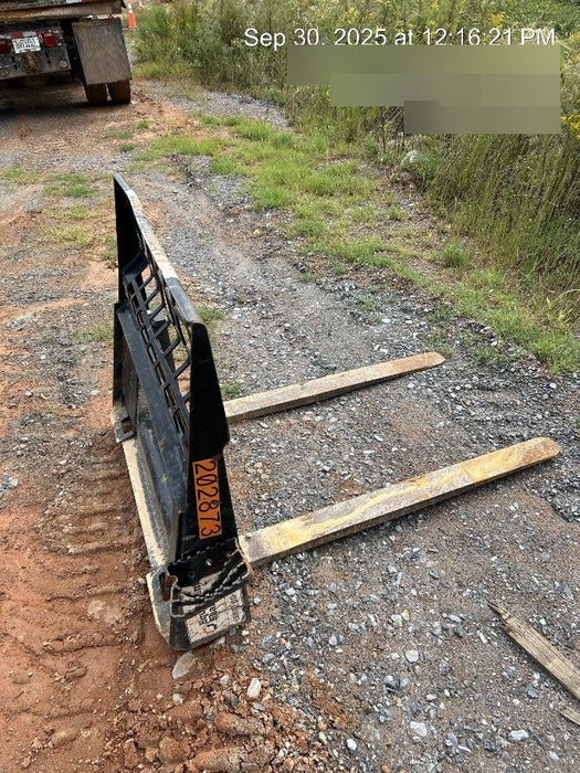 2022 ARROW MATERIAL HANDLING 60" Pallet Forks - Arrow