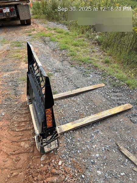 2022 ARROW MATERIAL HANDLING 60" Pallet Forks - Arrow