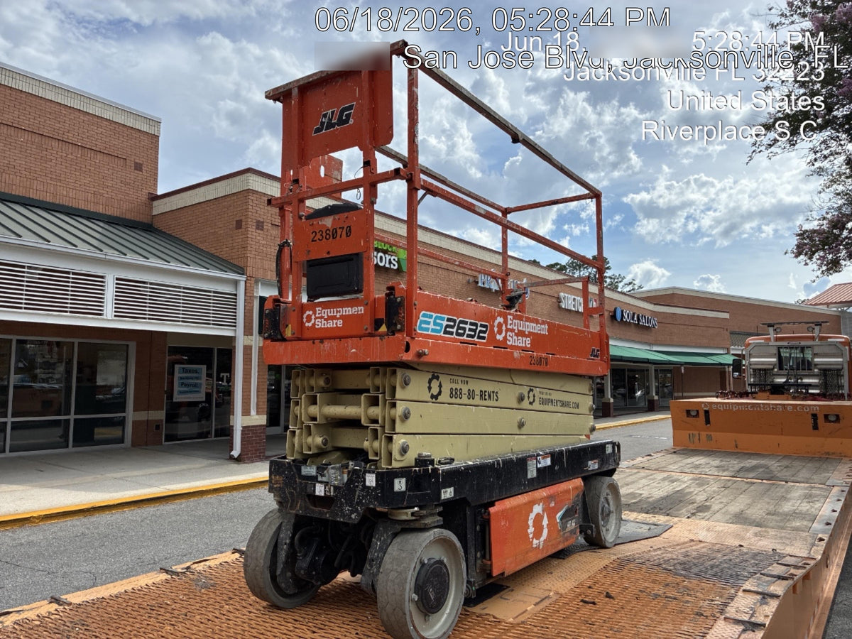 2022 JLG ES2632