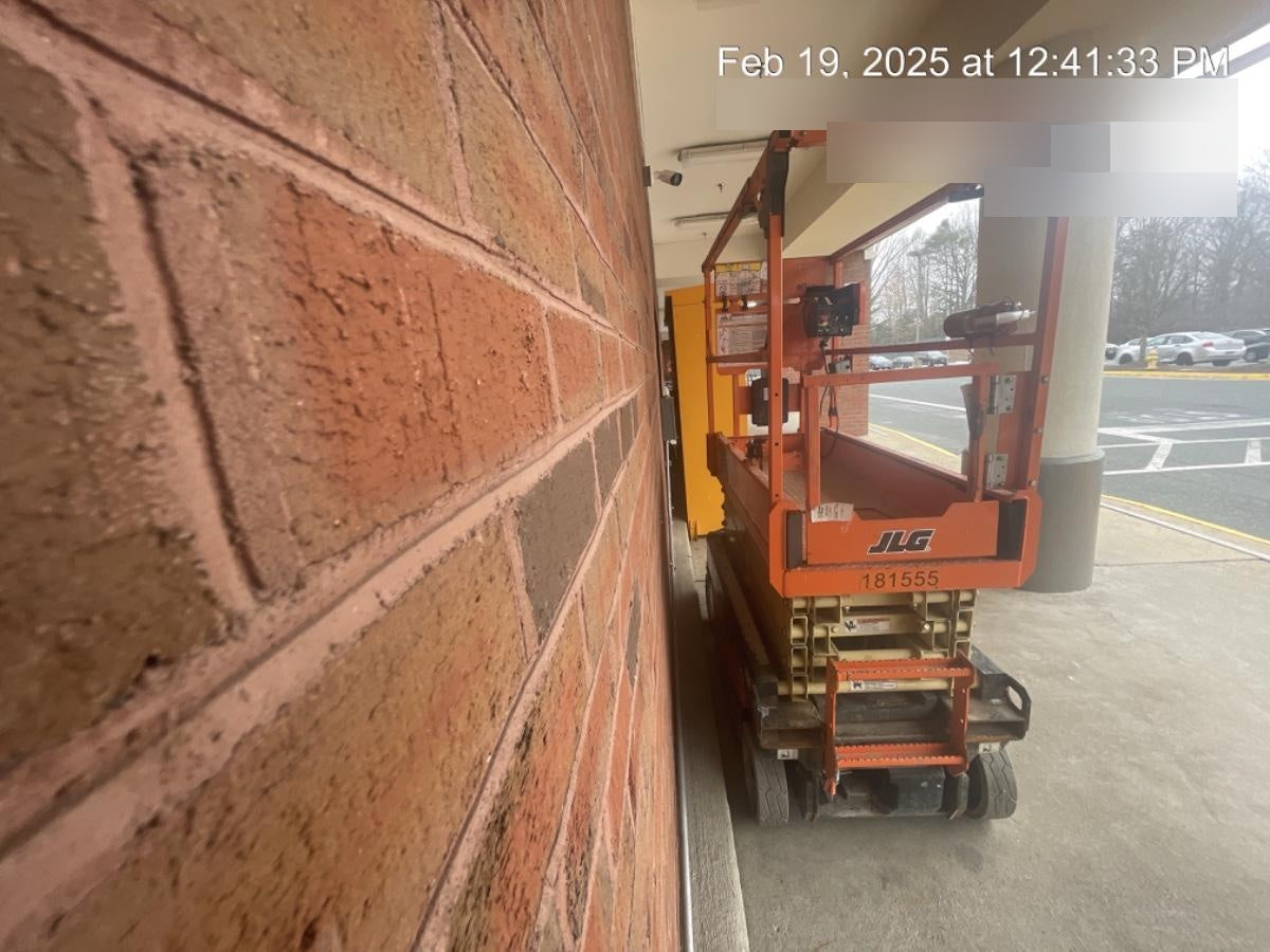 2021 JLG ES1932