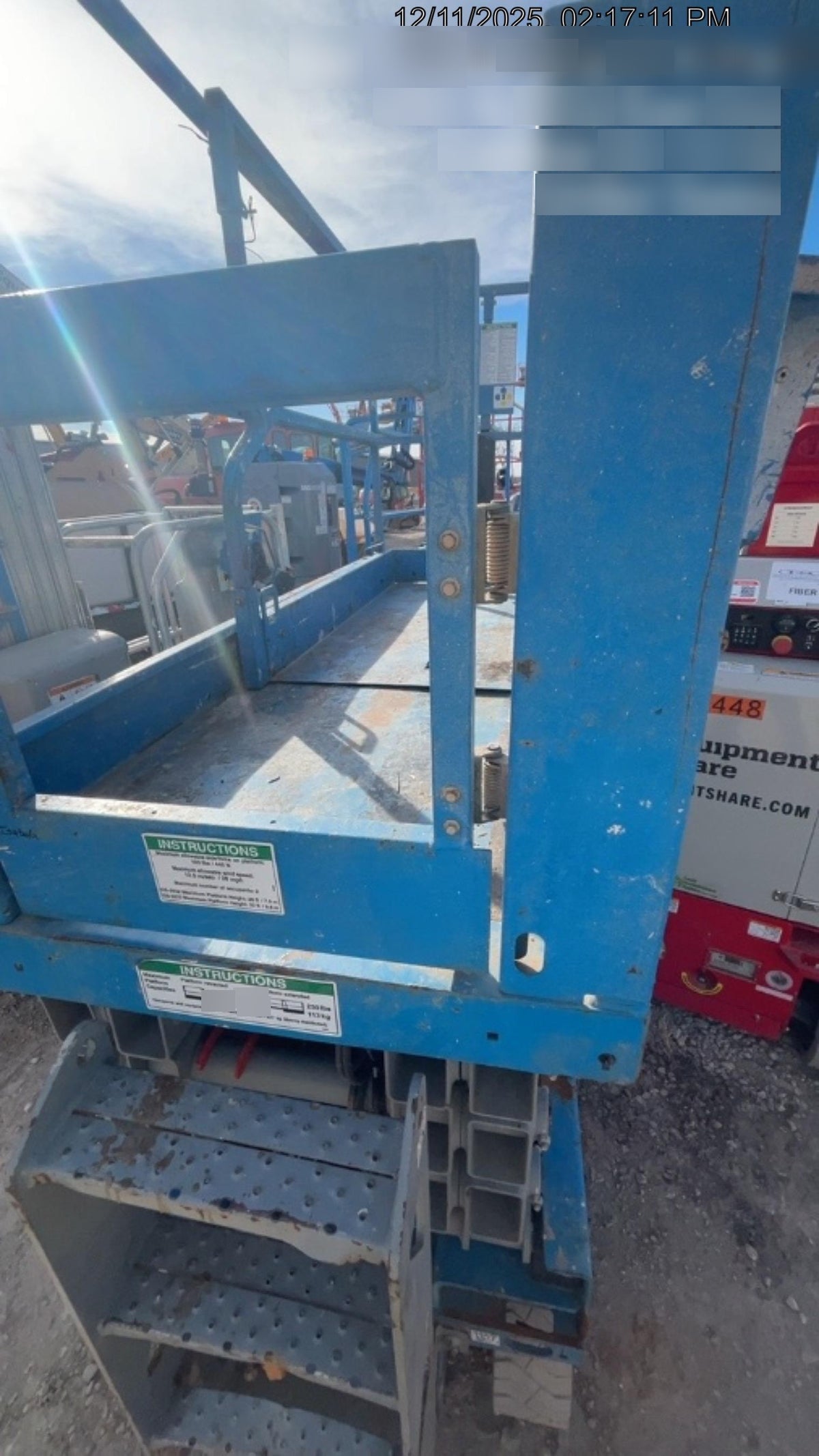 2019 Genie GS-2632 Folding rails with half height swing gate