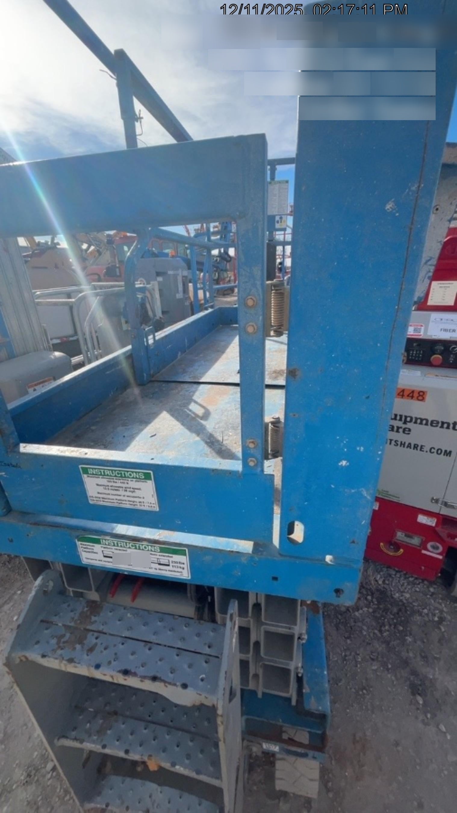 2019 Genie GS-2632 Folding rails with half height swing gate