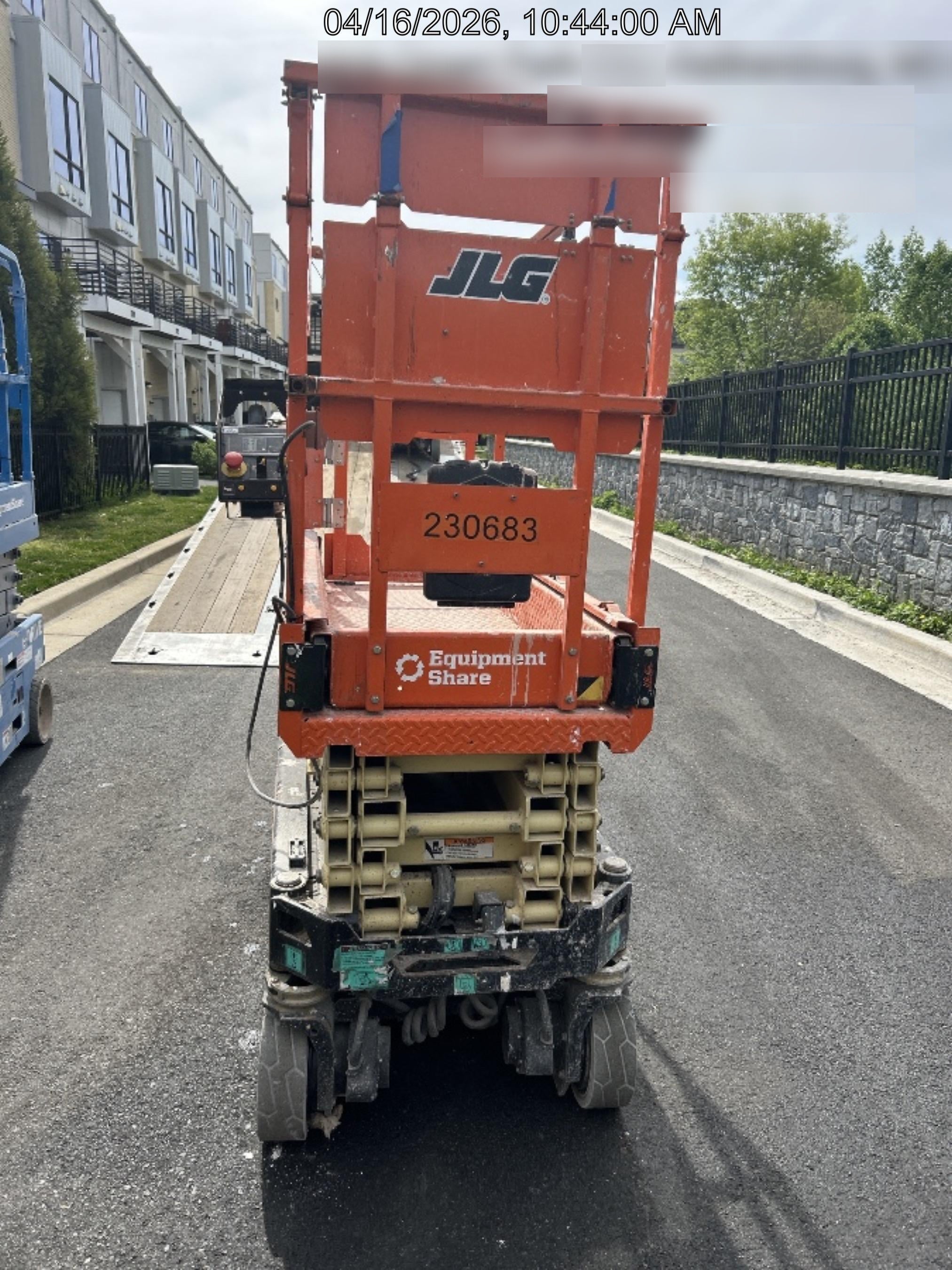 2022 JLG ES1932