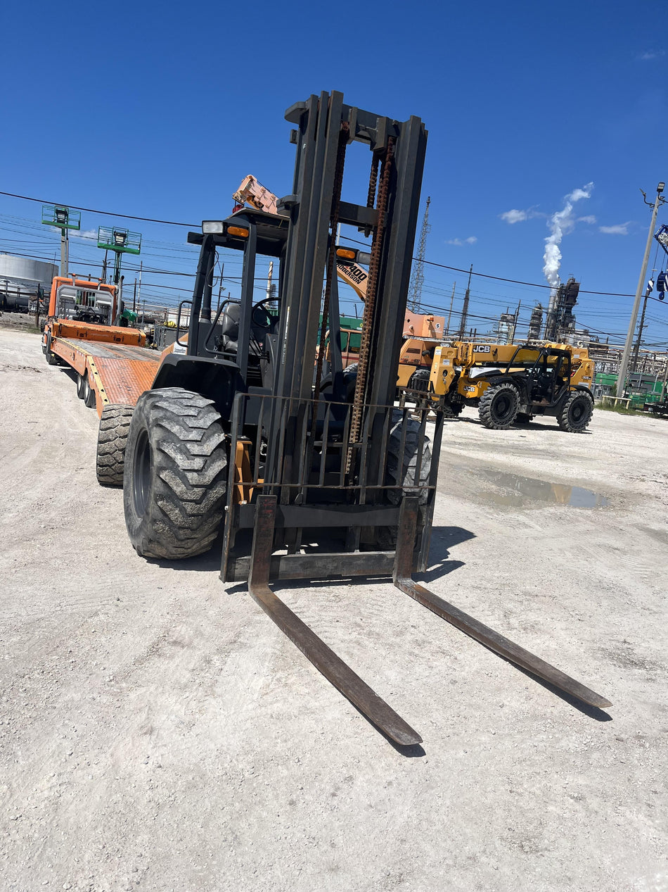 2019 CASE 588H