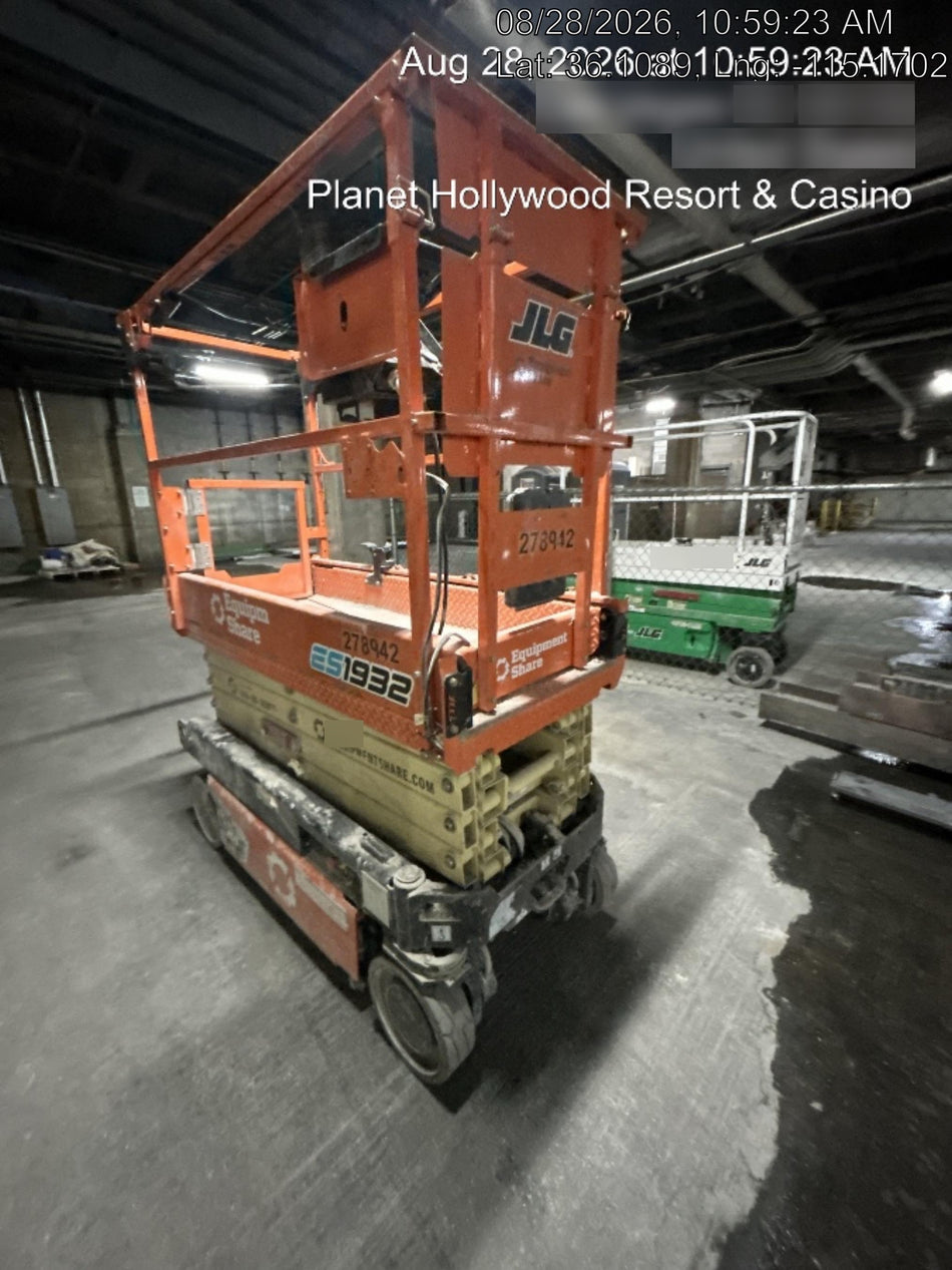 2022 JLG ES1932