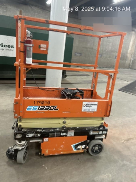 2021 JLG ES1330L