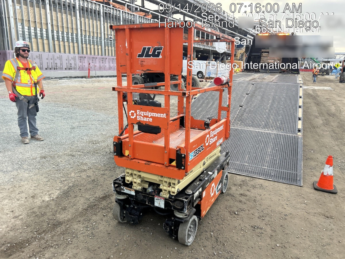 2022 JLG ES1330L