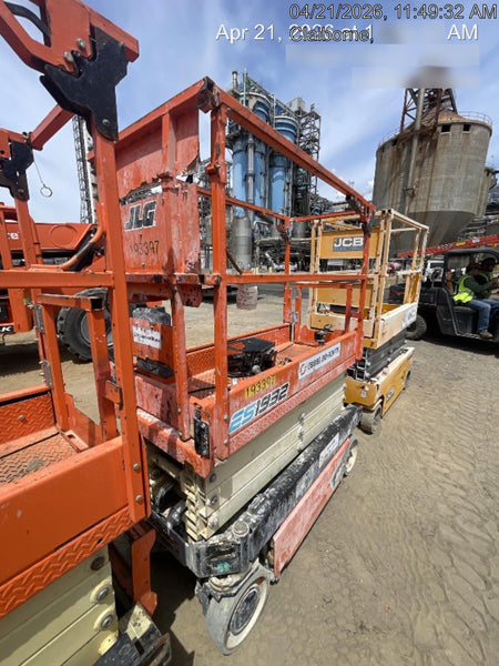 2021 JLG ES1932