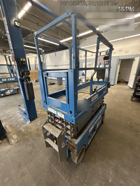 2020 Genie GS-1930 Solid Non Marking Tires, Beacon, Folding rails with half height swing gate, 800W Inverter