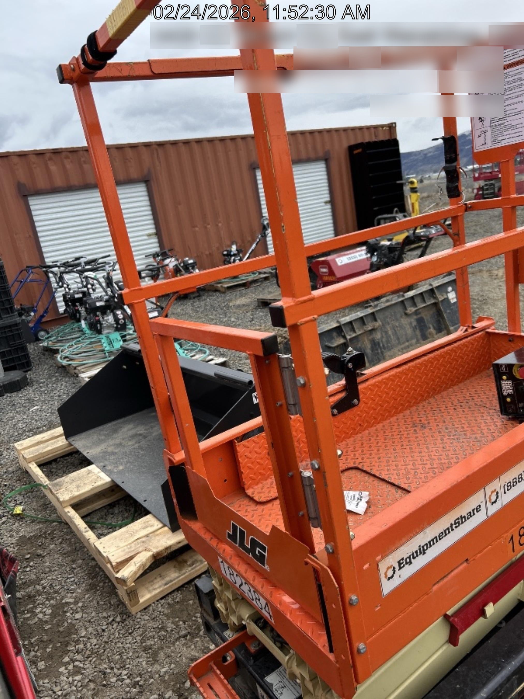 2021 JLG ES1330L