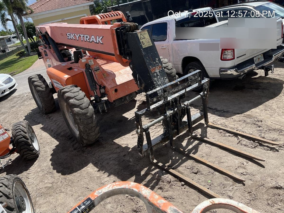 2017 Skytrak 6042 42' REACH, PALLET FORKS, 6k, FOAM FILLED TIRES