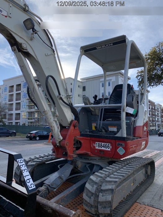 2021 TAKEUCHI TB235-2R