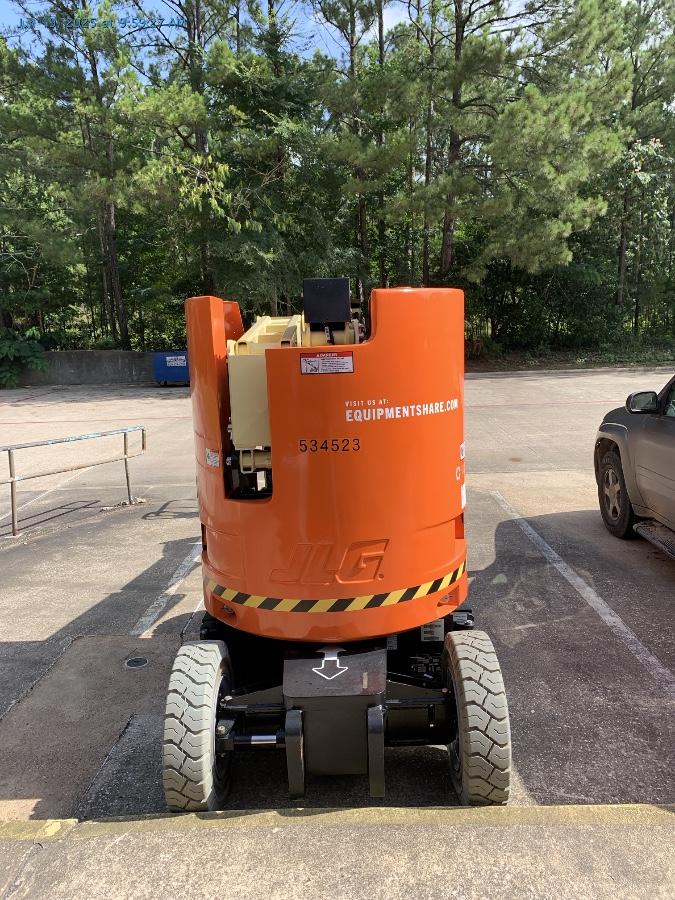 2025 JLG E300AJP
