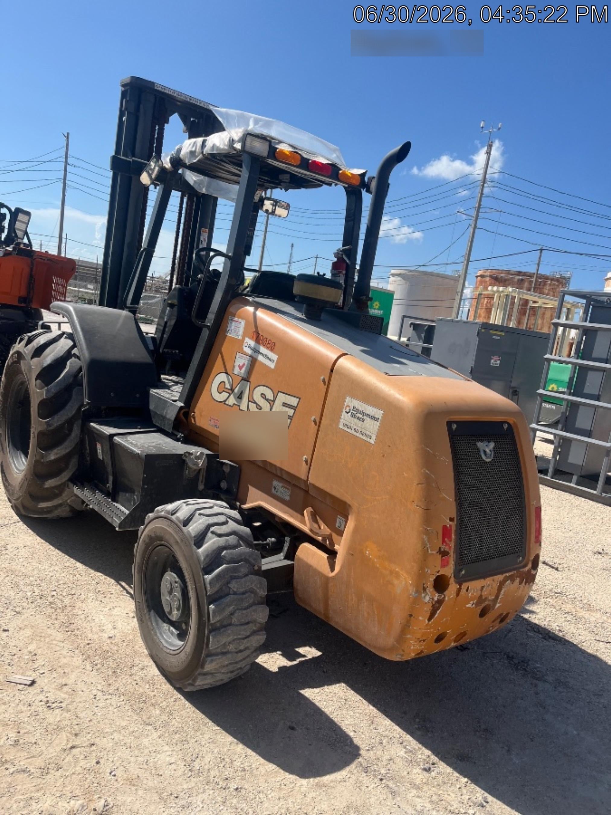 2021 CASE 588H
