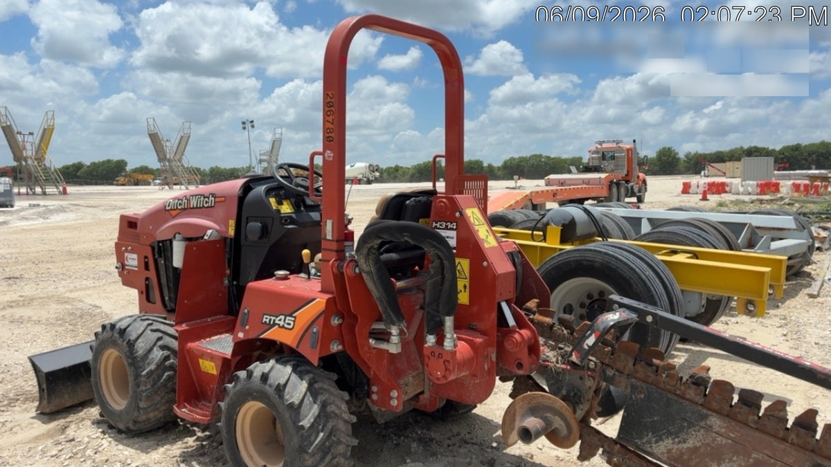 2022 DITCH WITCH RT45A