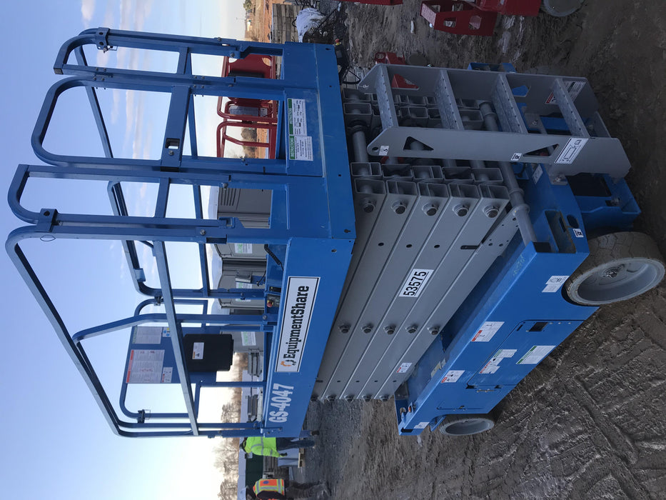 2019 Genie GS-4047 Folding rails with half height swing gate
