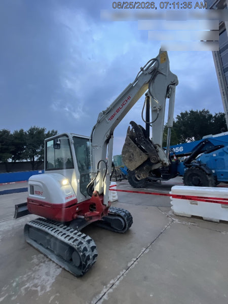 2024 TAKEUCHI TB235-2CR