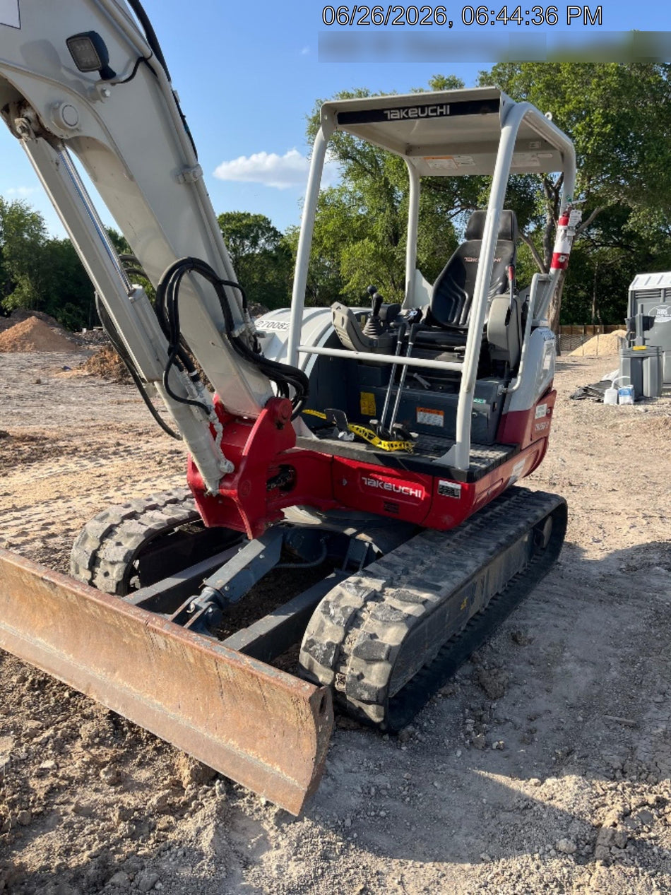 2022 TAKEUCHI TB250-2R