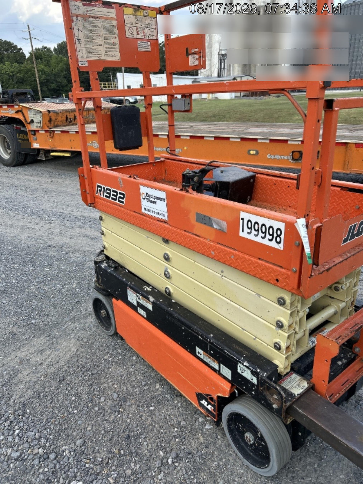 2023 JLG ES1932