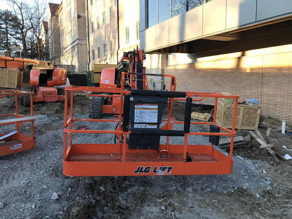 2019 JLG 660SJ