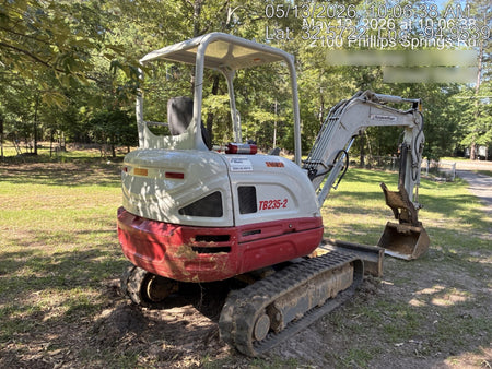 2022 TAKEUCHI TB235-2R