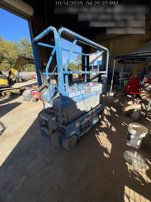 2019 Genie GS-1930 Fixed Rails with Chain Entry