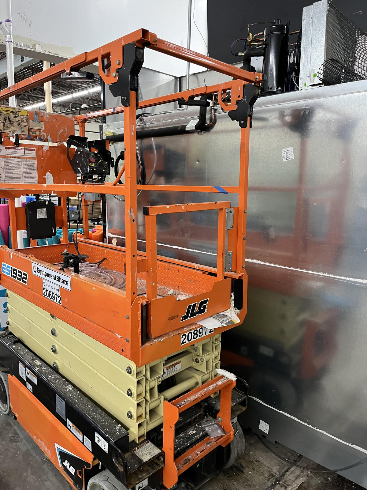 2022 JLG ES1932