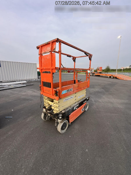 2022 JLG ES1932
