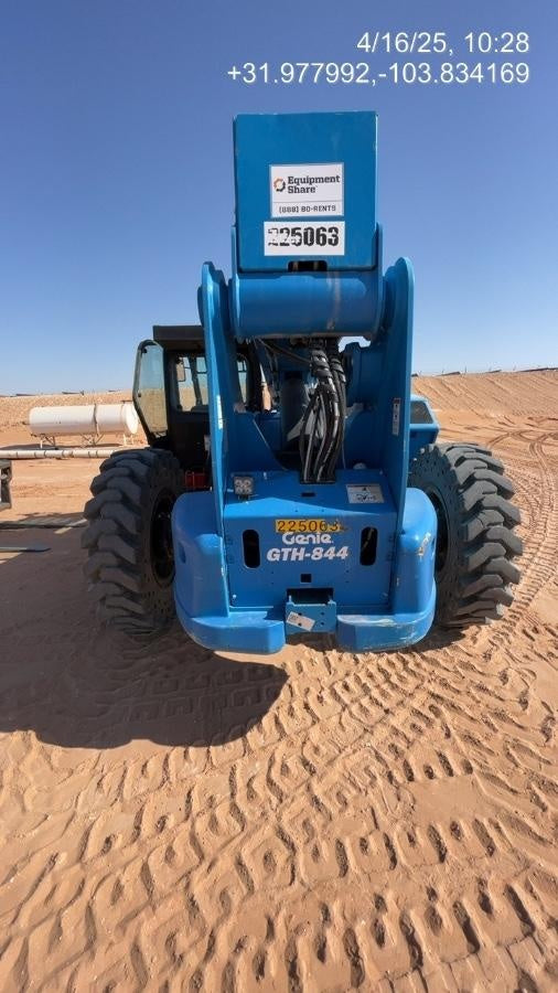 2022 GENIE GTH-844