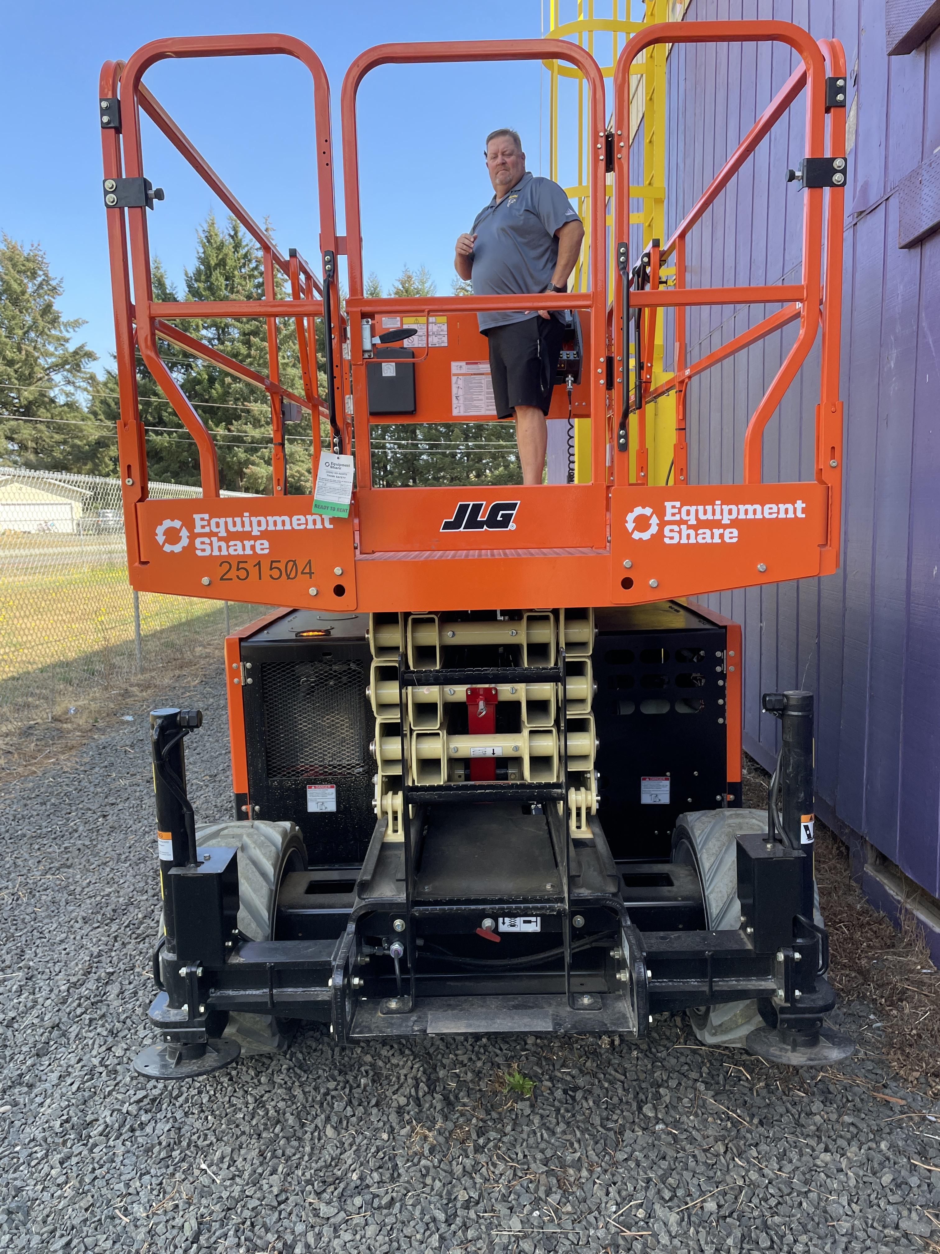 2022 JLG RT3369